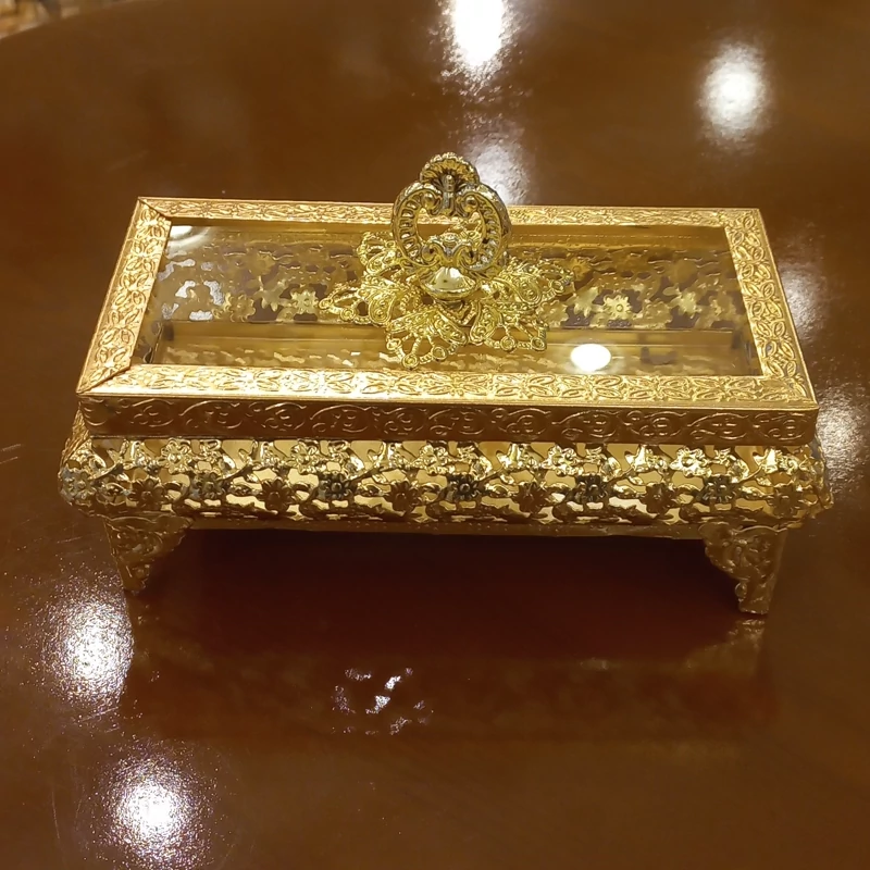 جاکاردی شکم دار طلایی