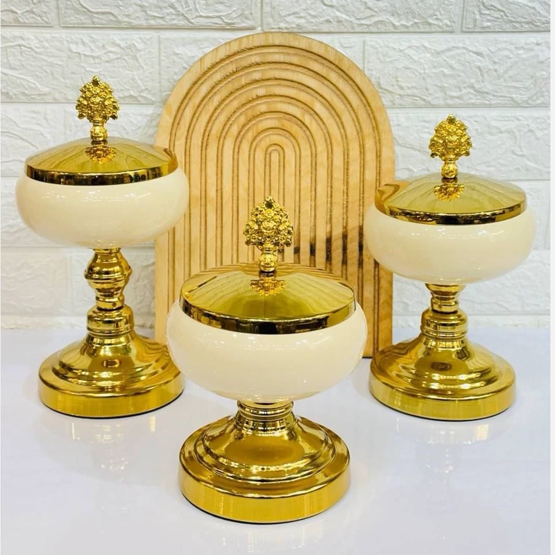 شکلات خوری توپی سه سایز کرم طلایی