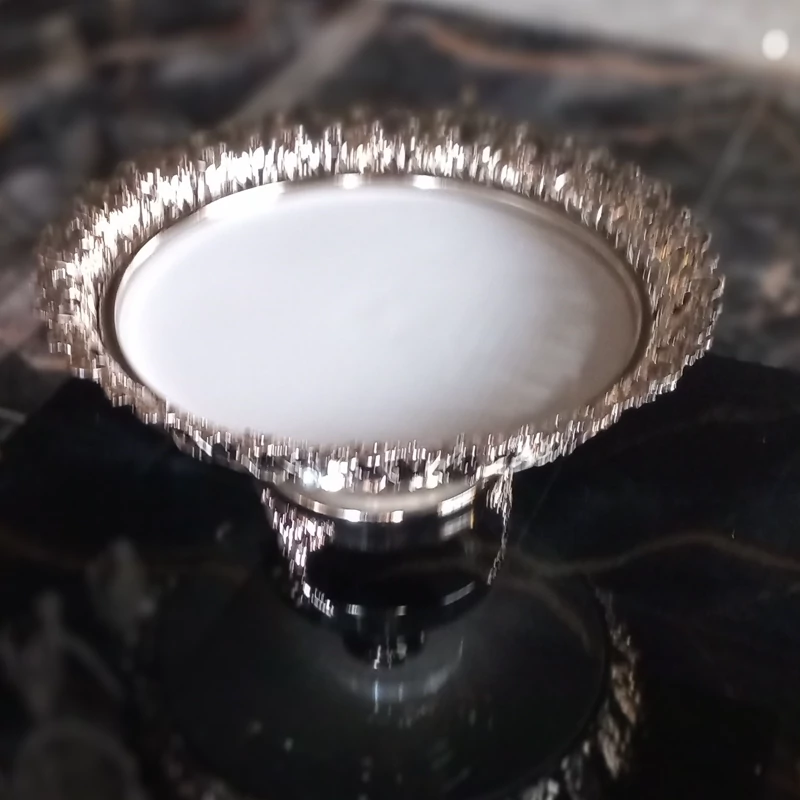 شیرینی خوری پایه دار سفید نقره ای